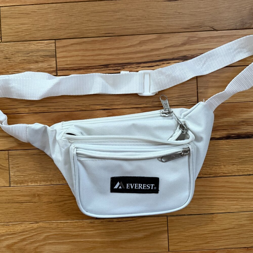 Everest fanny pack